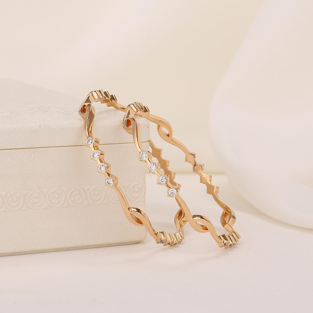 Disha Diamond Design Pair Bangle