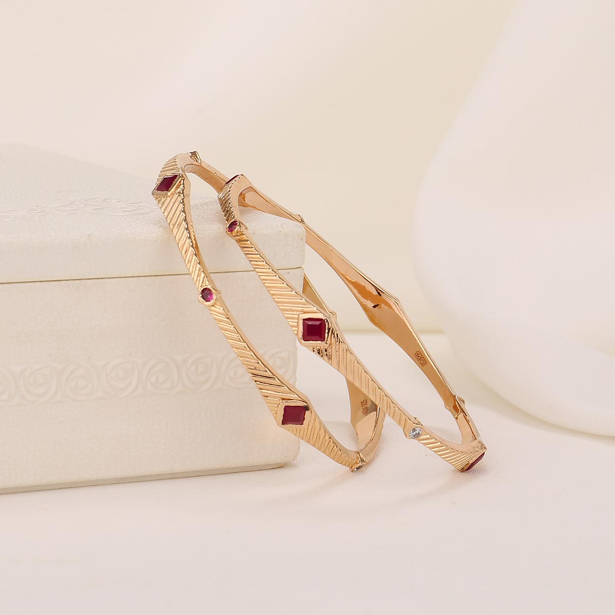 Aanya Diamond Design Pair Bangle