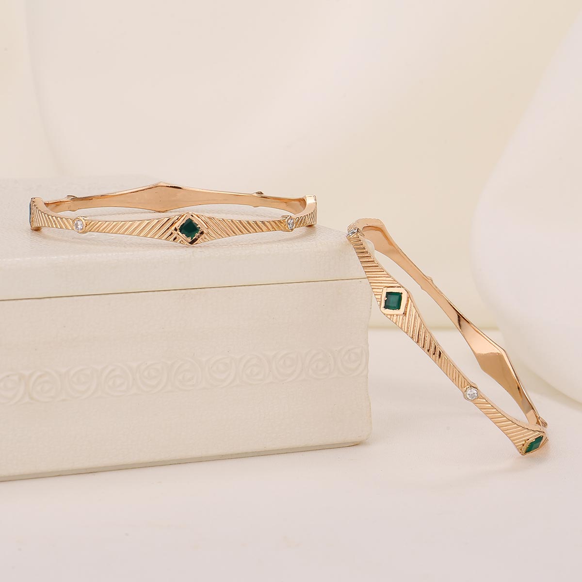 Shervika Diamond Design Pair Bangle