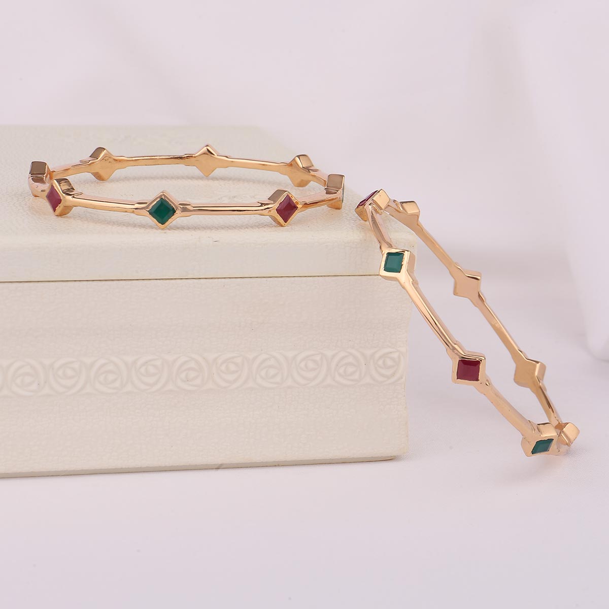 Beautiful Diamond Design Pair Bangle