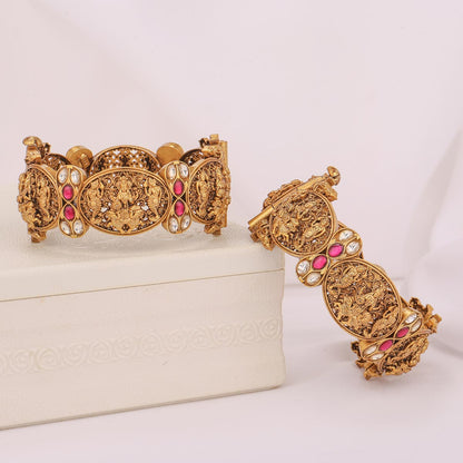Aarnika Nagas Pair Bangle
