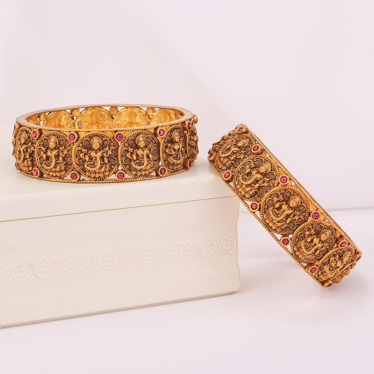 Classy Nagas Pair Bangle