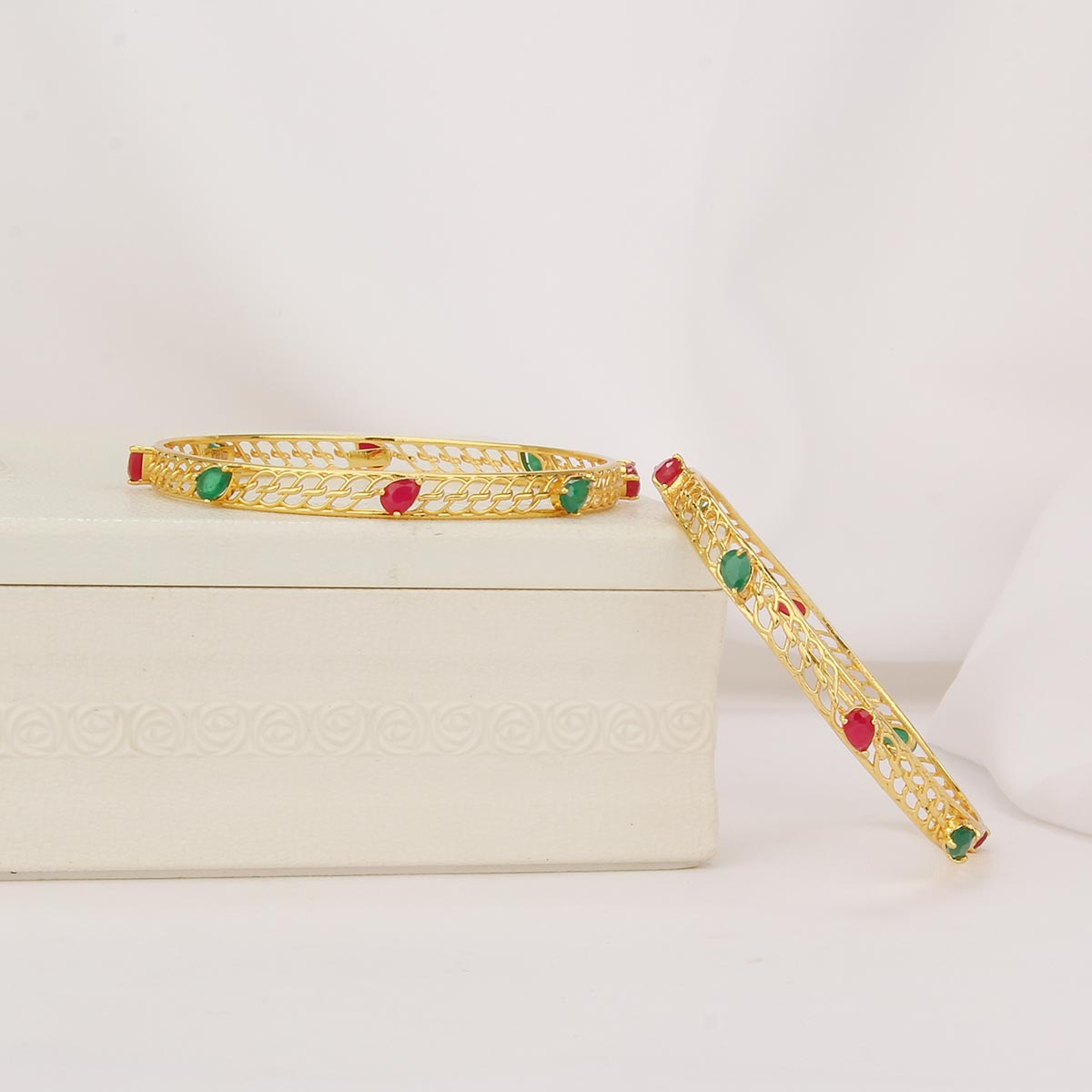 Hesitha Pair Bangles