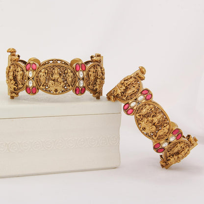 Sharvanika Nagas Pair Bangle