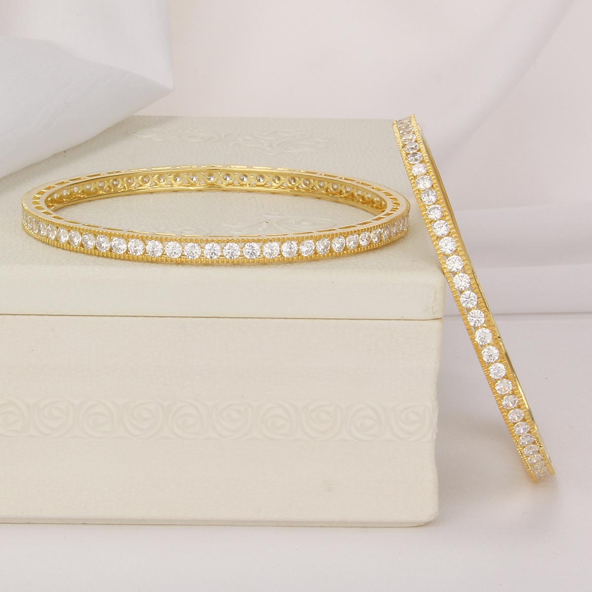 Thishiya  Diamond Design Pair Bangle