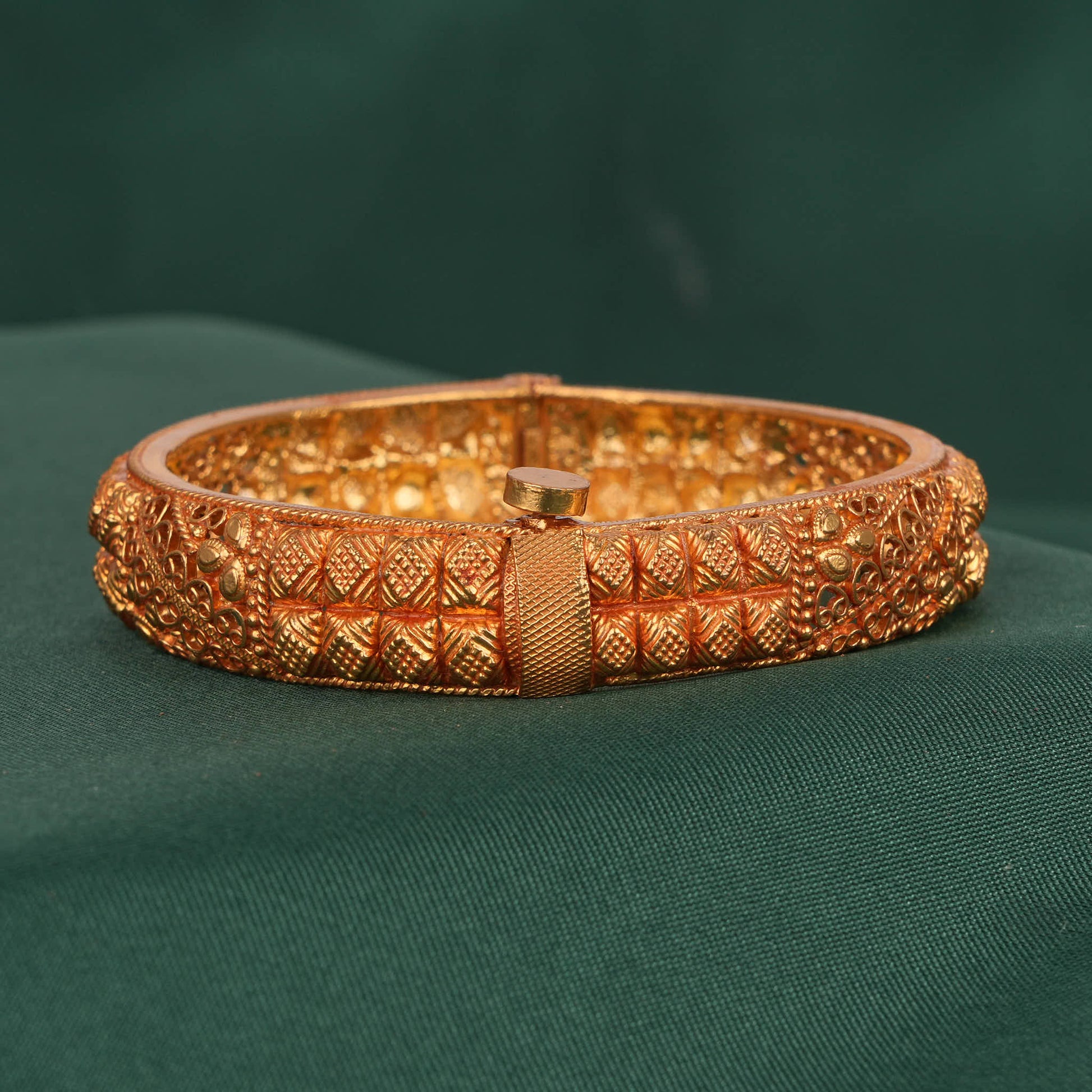 Arvika Single Bangle