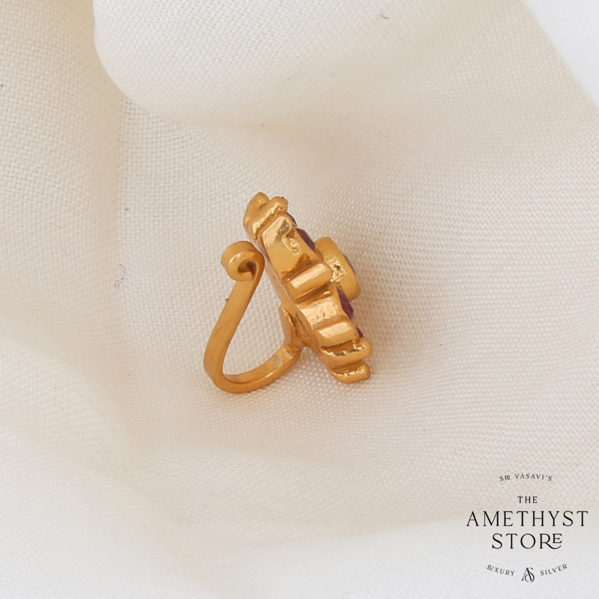 Amolika Nose Pin
