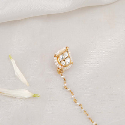 Yajita Nose Pin