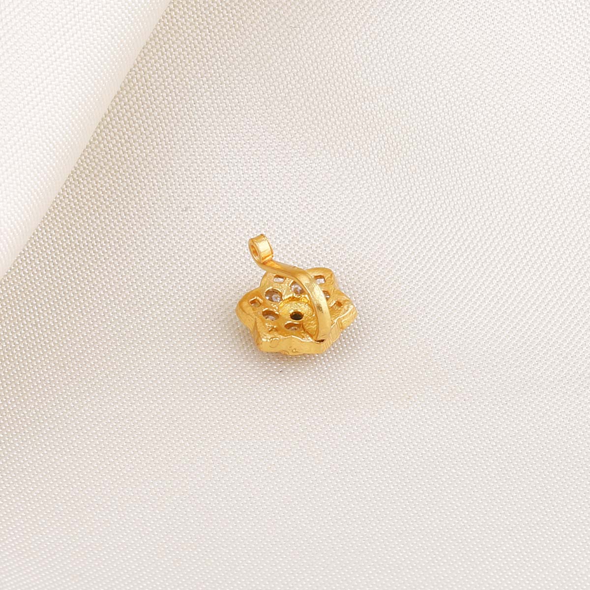 Virati Nose Pin