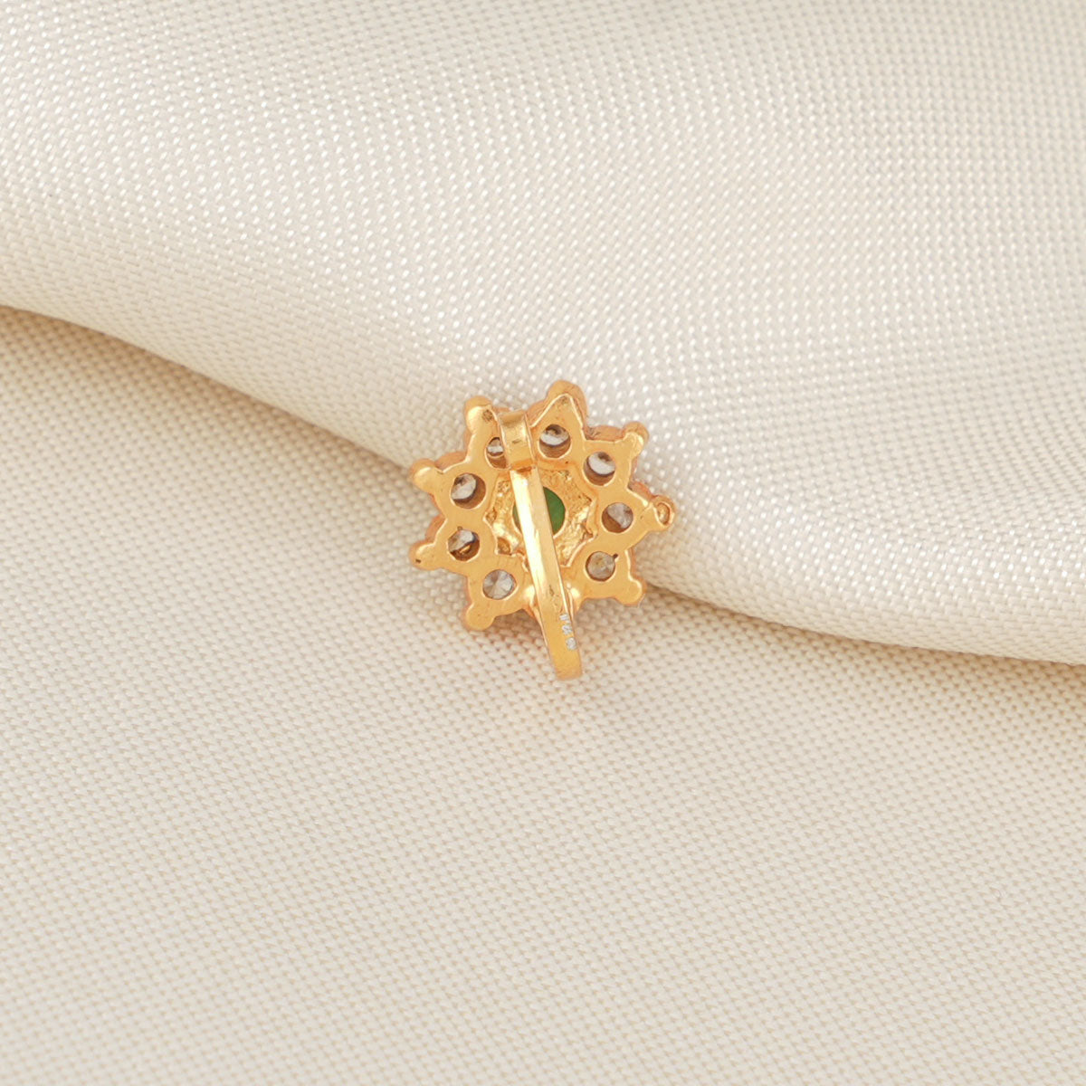 Drishya Nose Pin