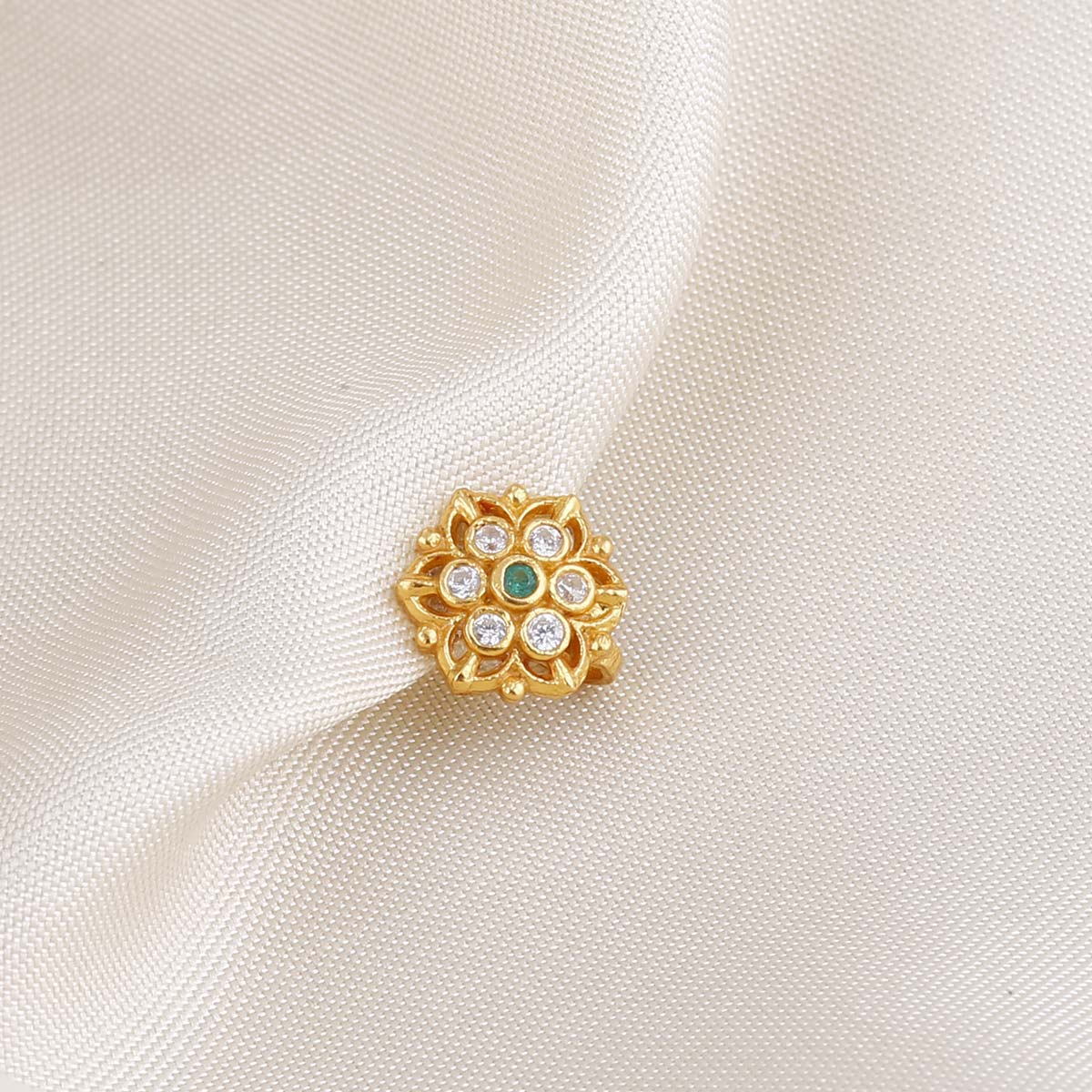 Easha Nose Pin