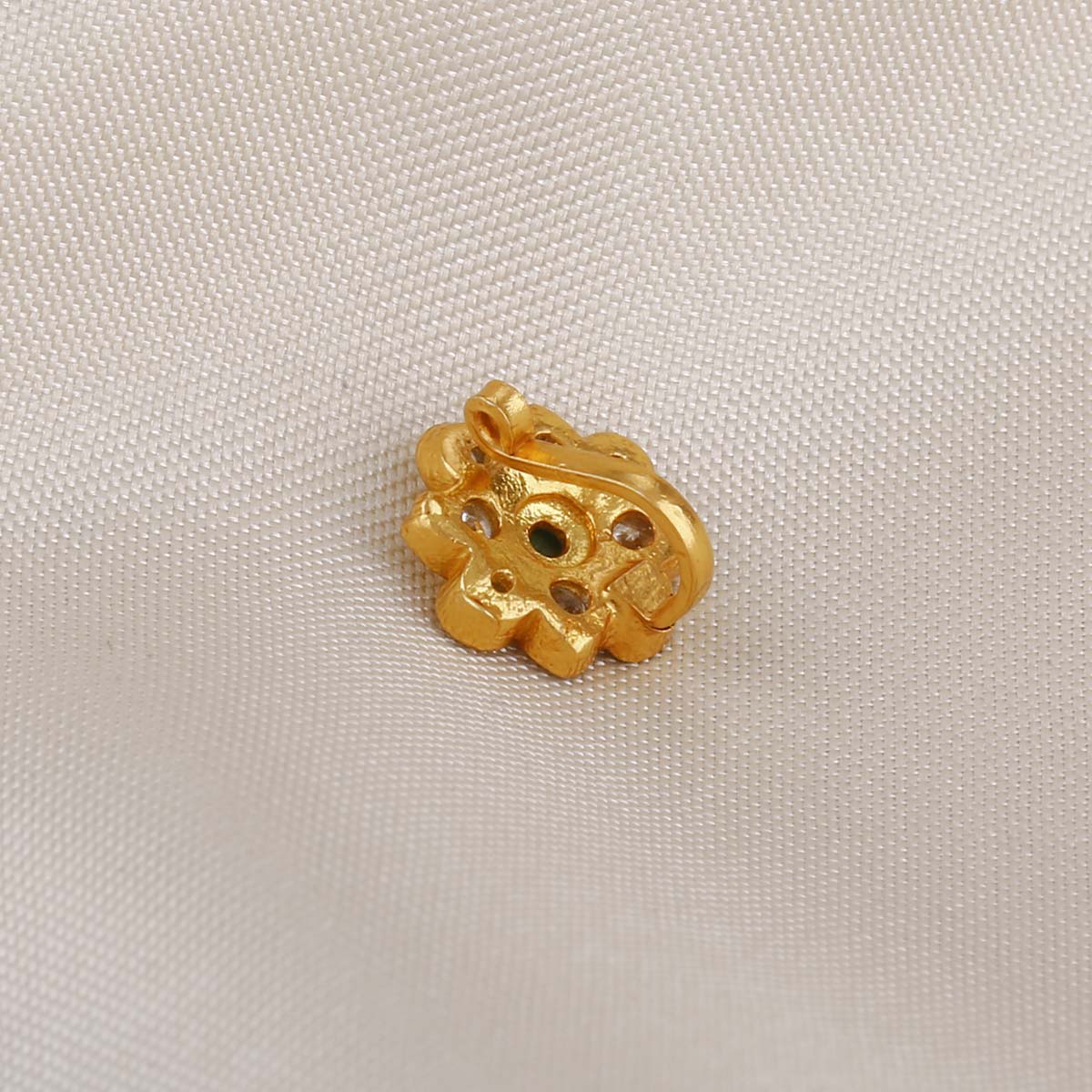 Nisa Nose Pin