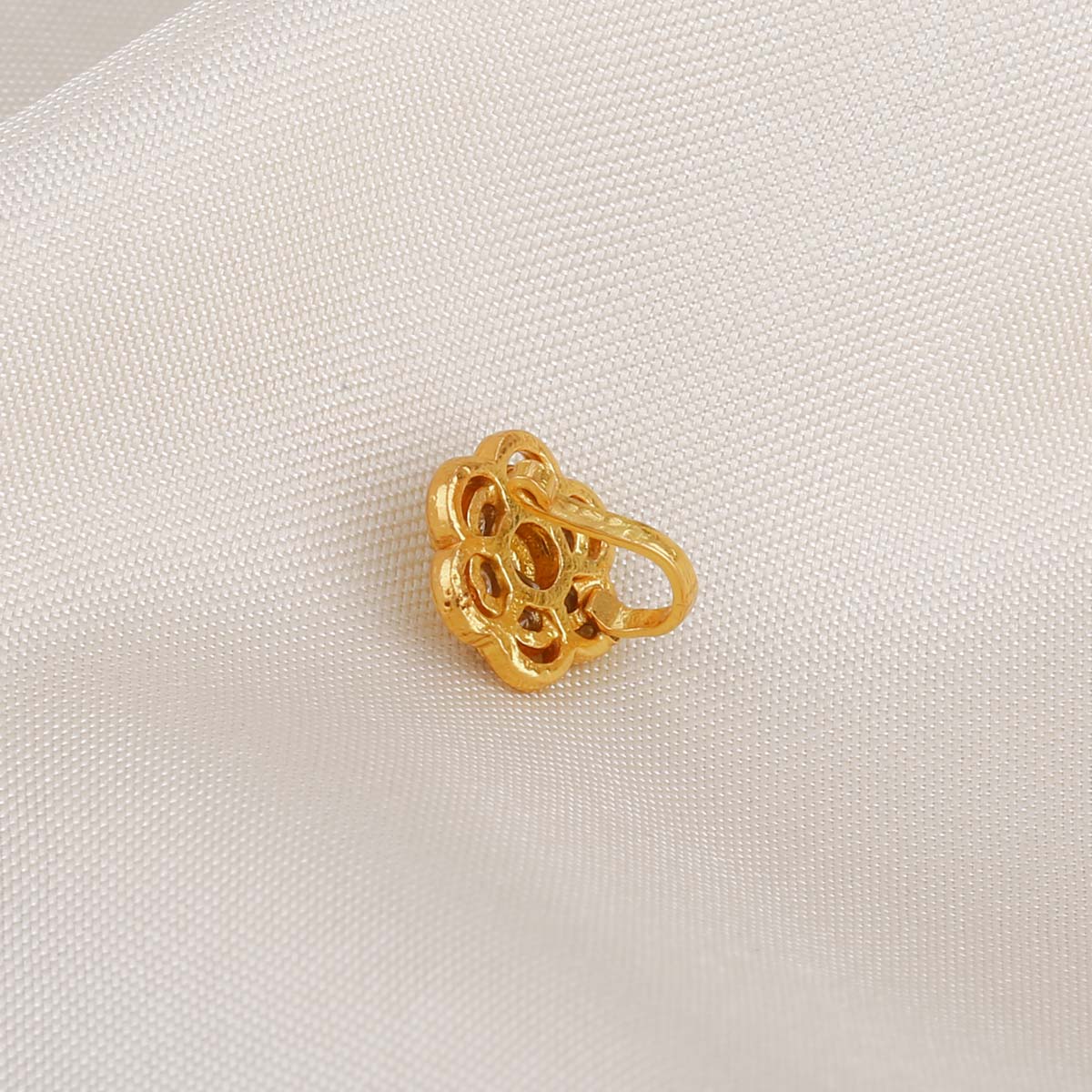 Shalika Nose Pin