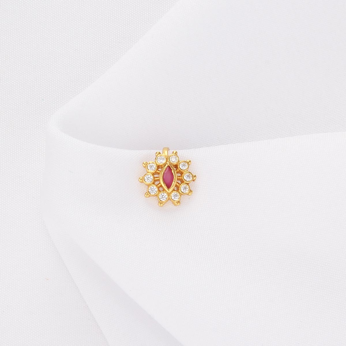 Shivika Nose Pin