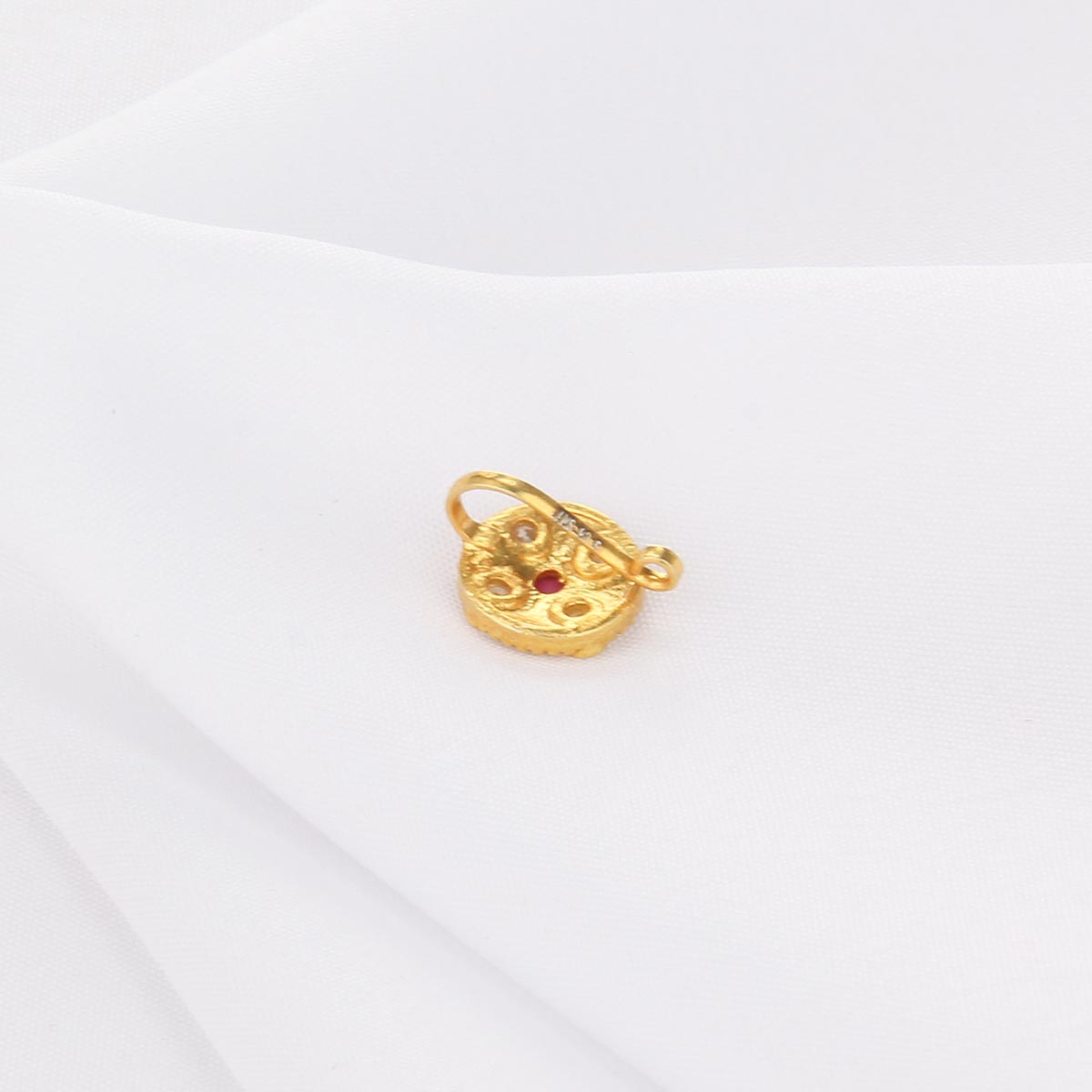 Hersitha Nose Pin