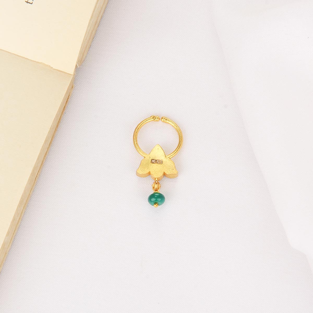 Dazzle Bullakku Nose Pin