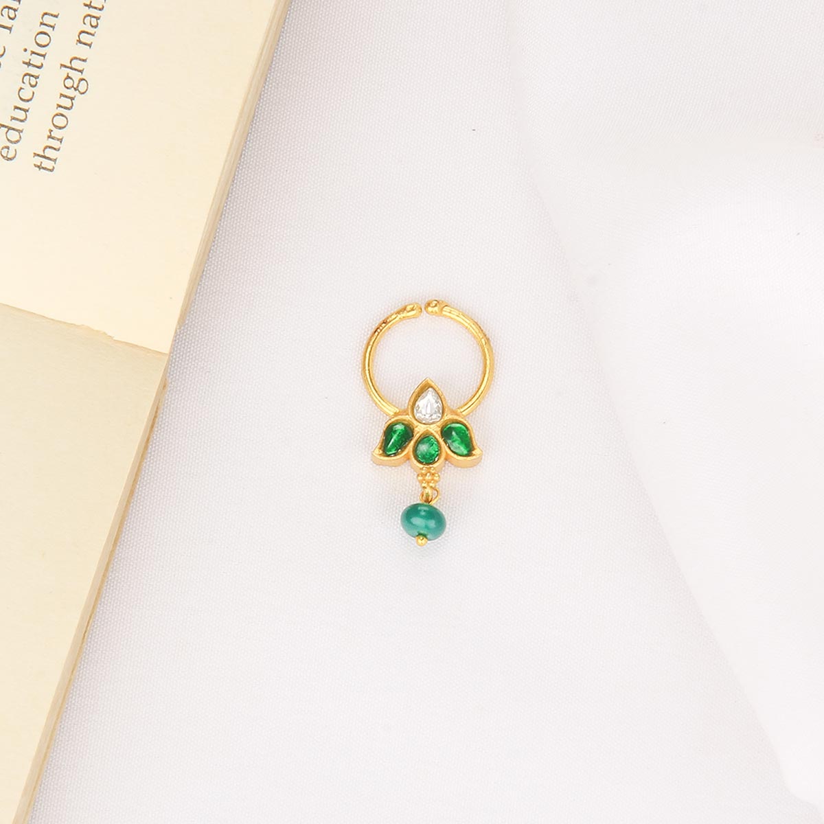 Dazzle Bullakku Nose Pin