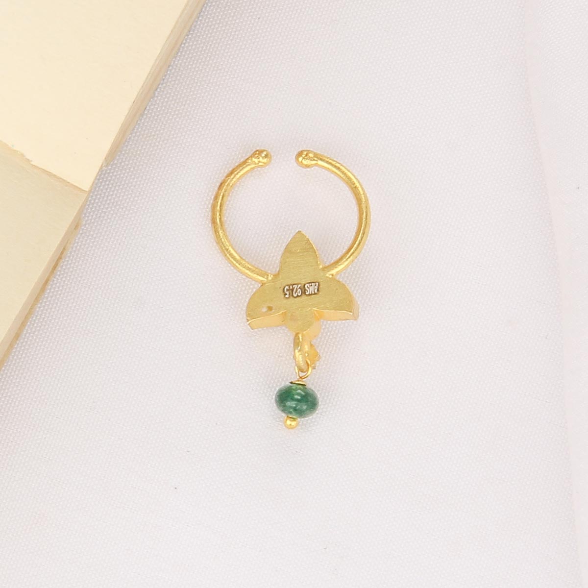 Farisha Nose pin