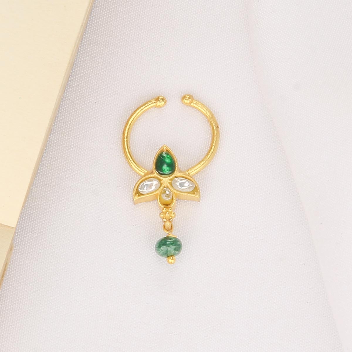Farisha Nose pin