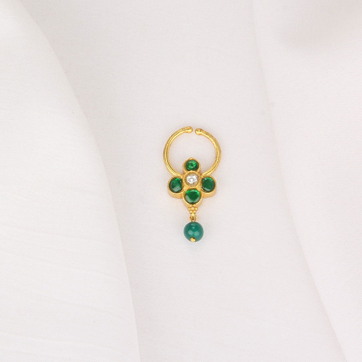 Priyasri Bullakku Nose Pin