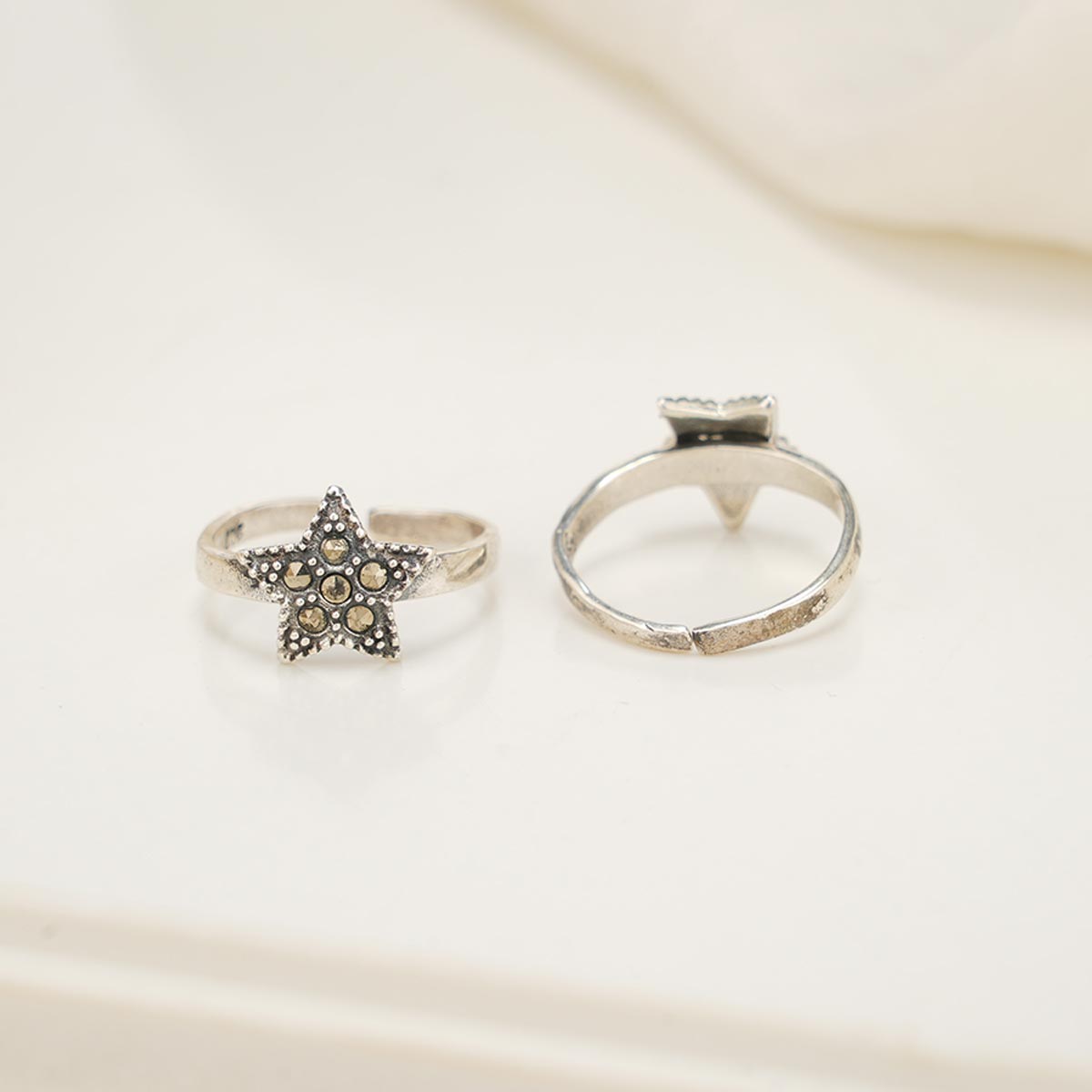 Surekha Oxidised Toe Ring