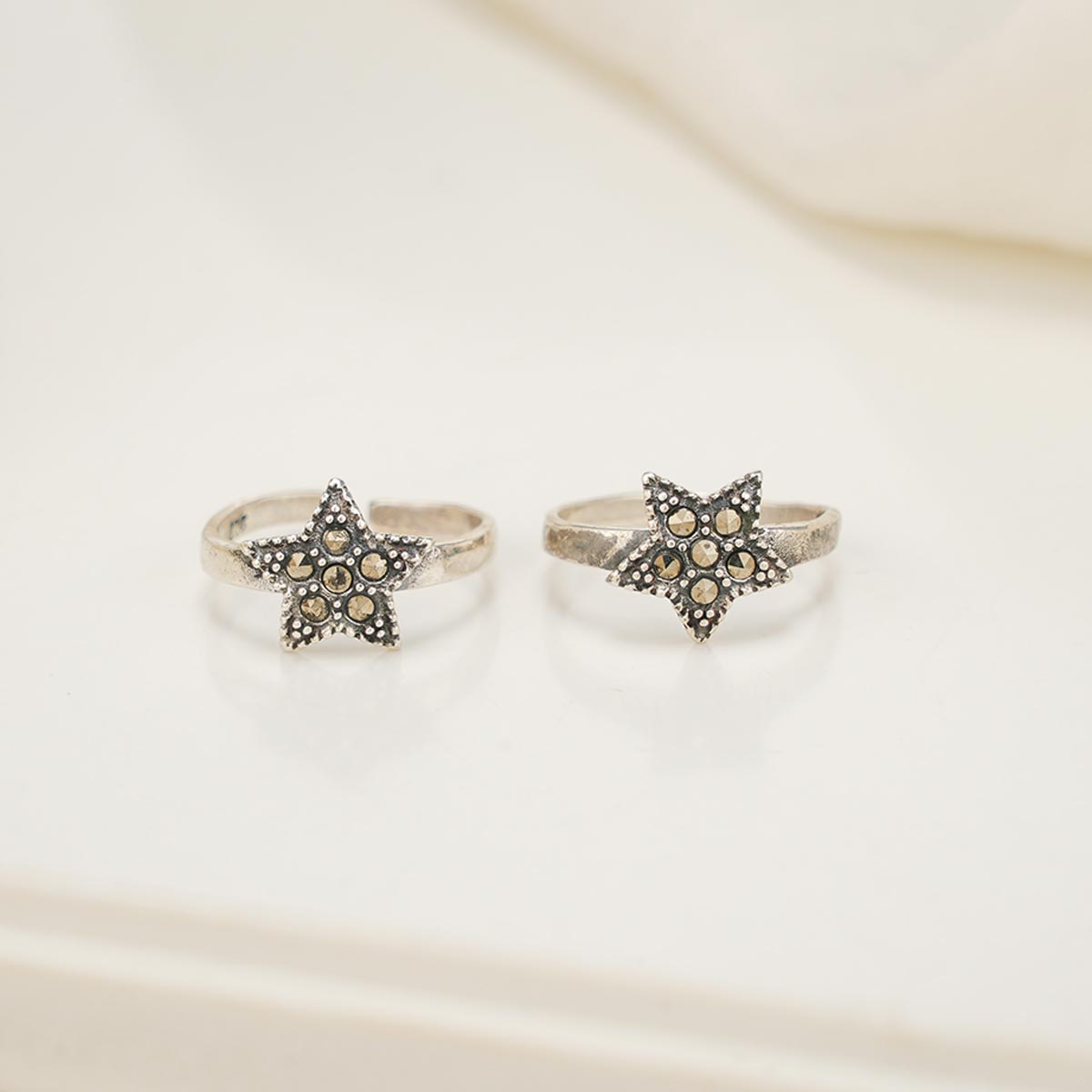 Surekha Oxidised Toe Ring