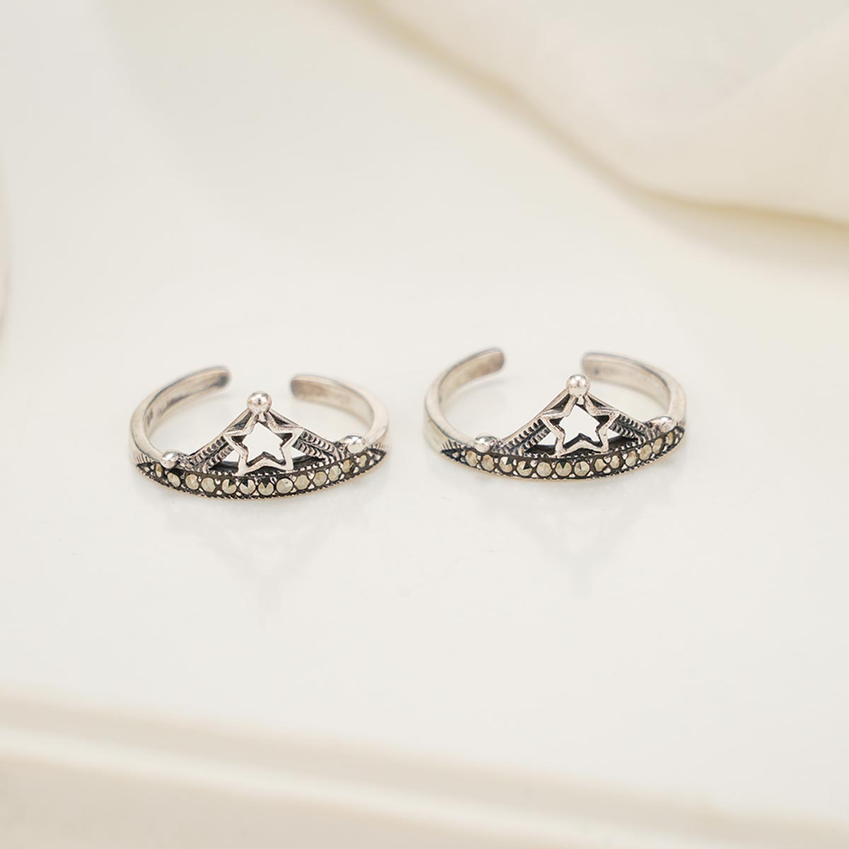 Arunali Oxidised Toe Ring