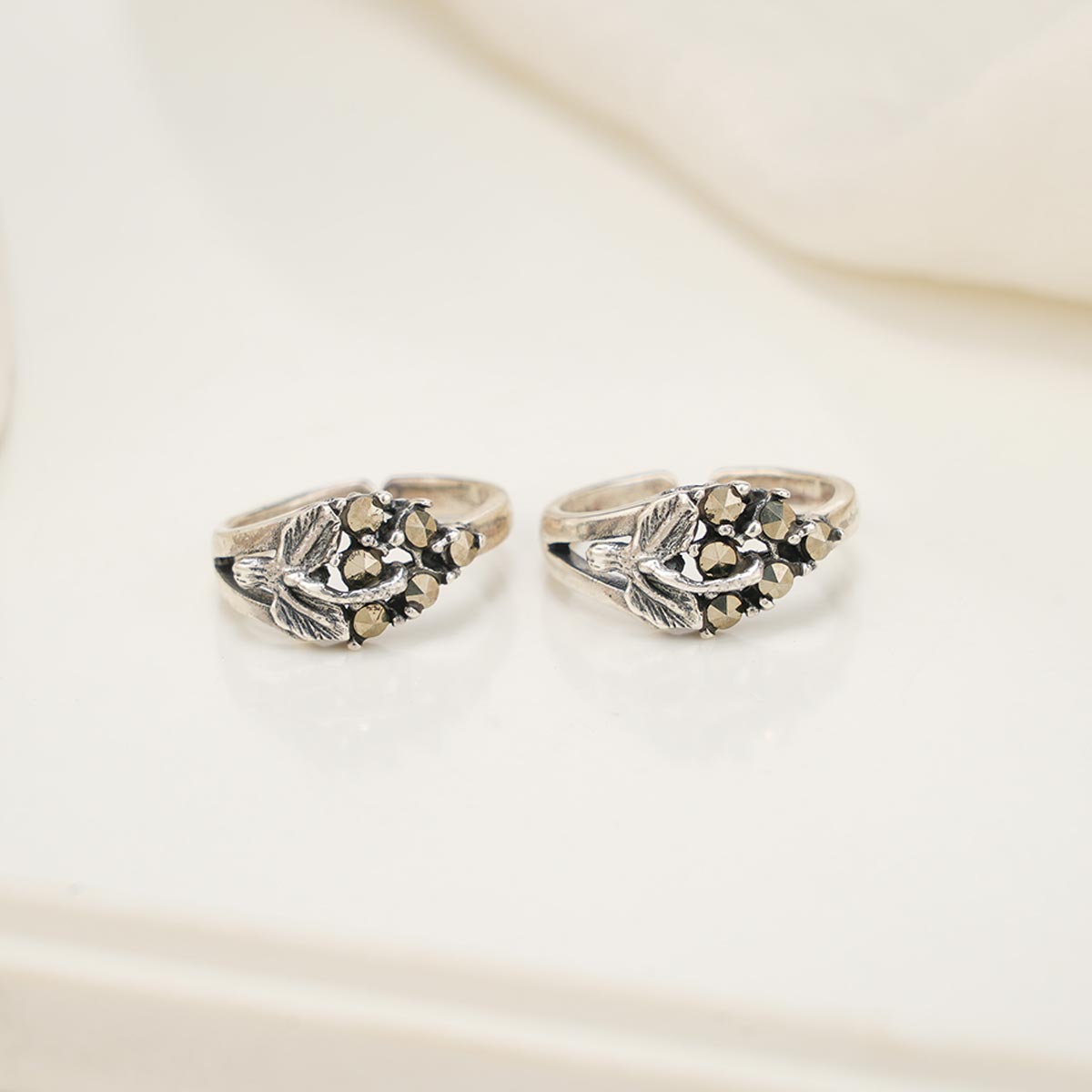 Srinitha Oxidised Toe Ring