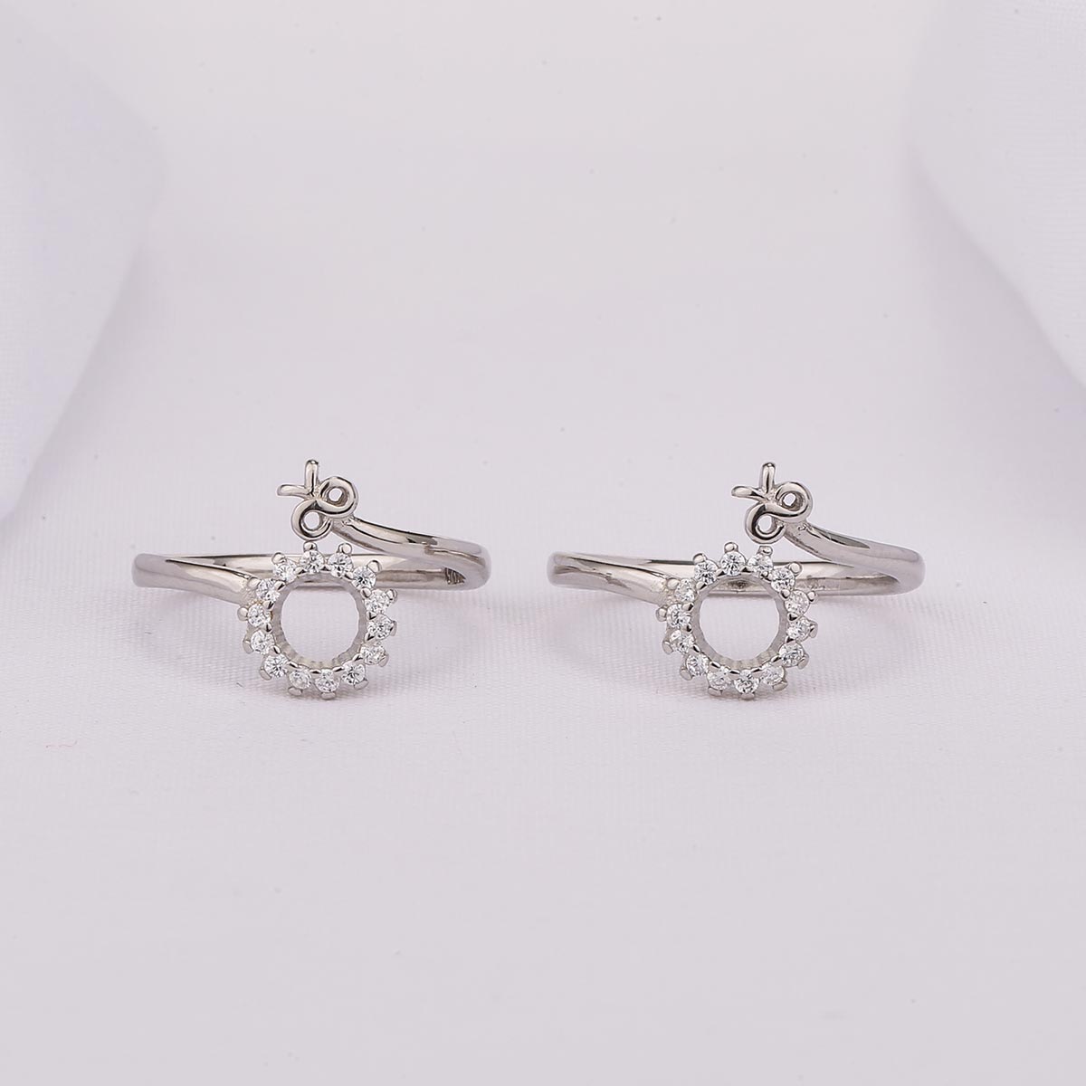 Crown Glow Toe Ring