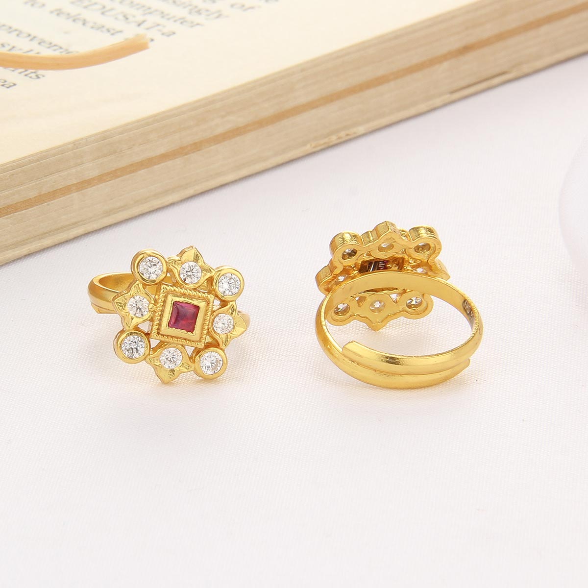 Vivitha Toe Ring