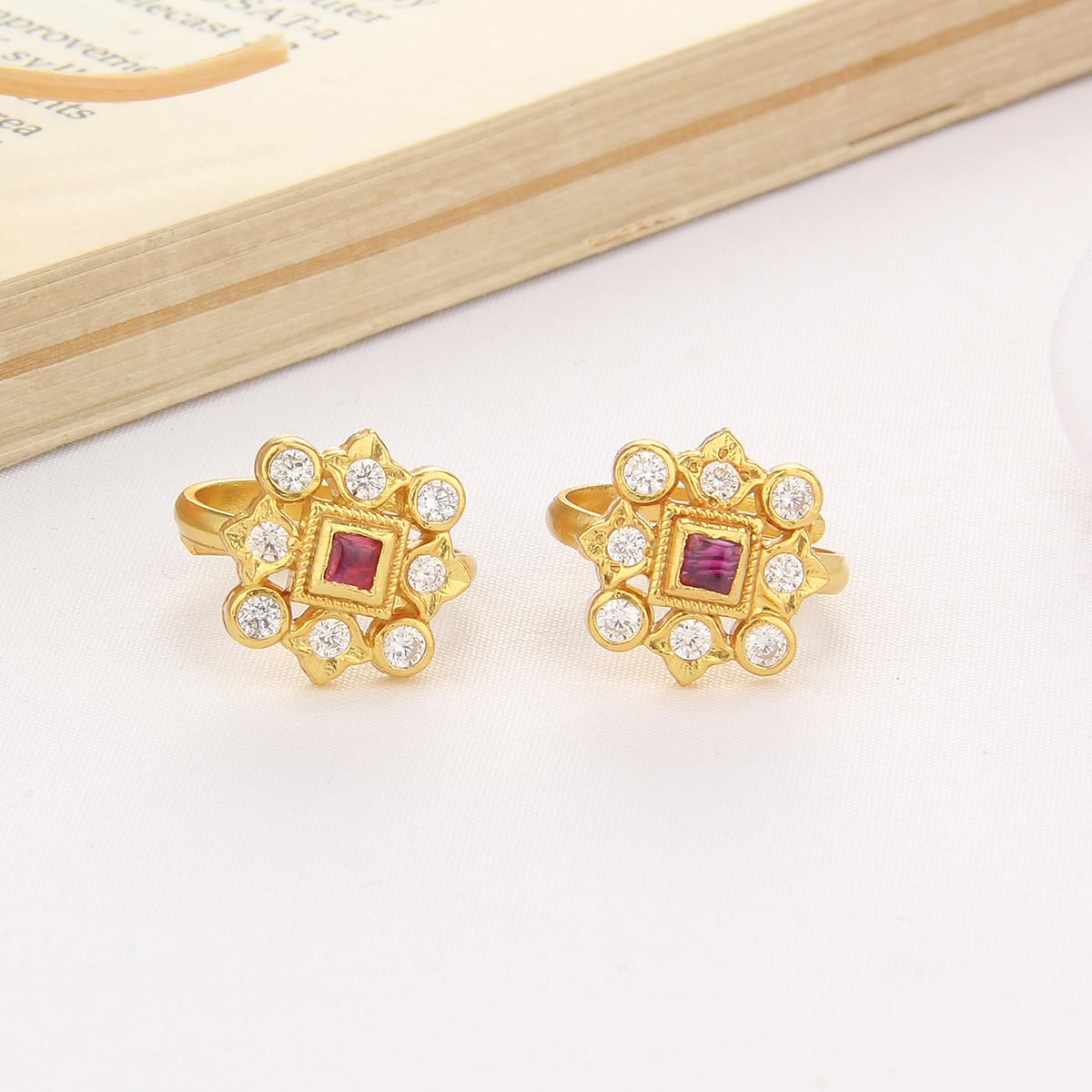 Vivitha Toe Ring