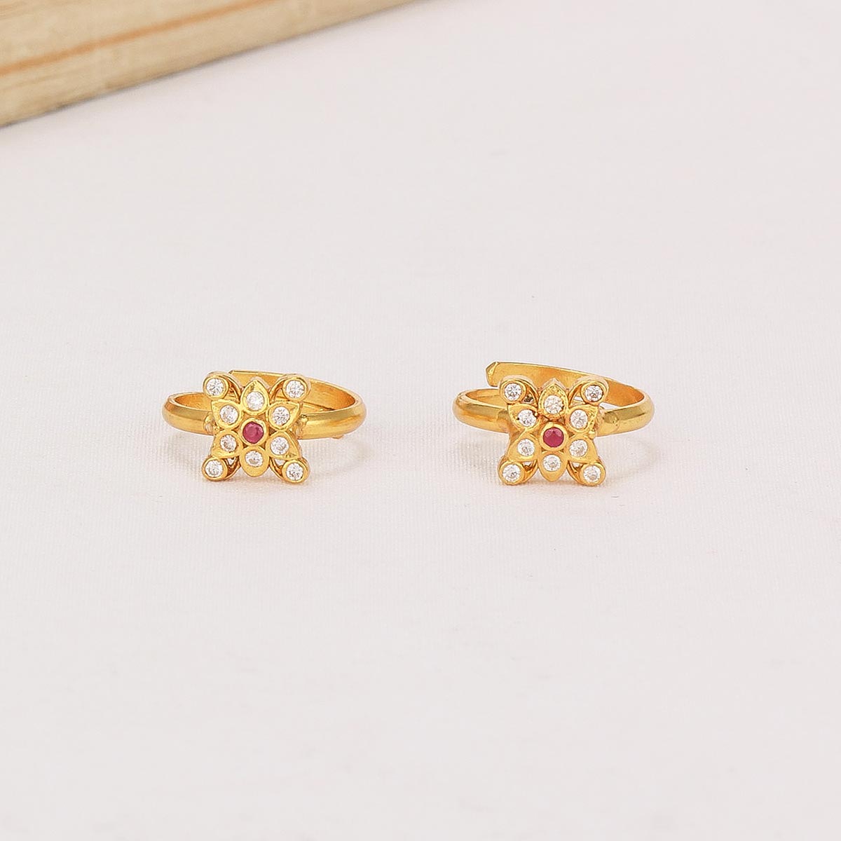 Vine Glow Toe Ring