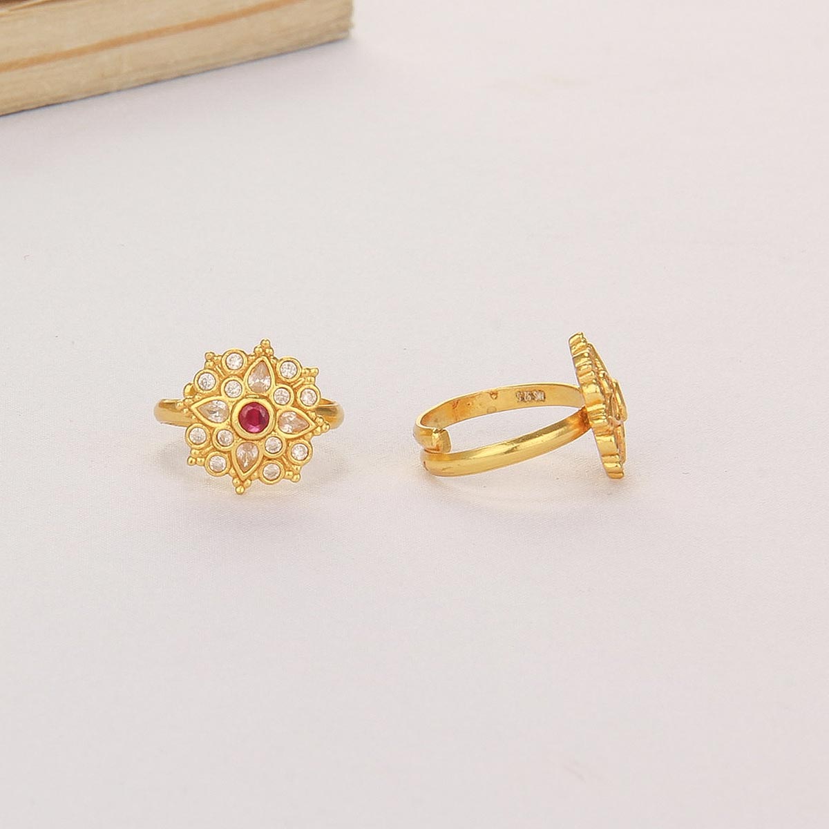 Shine Charm Toe Ring