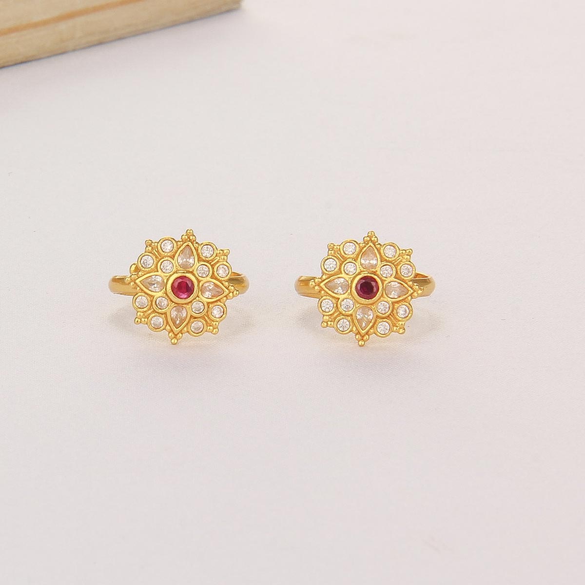Shine Charm Toe Ring