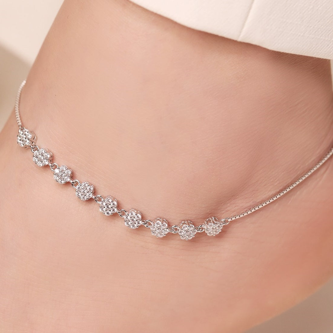 925 Sterling Silver Floral Radiance 925 Sterling Silver Rhodium Plated Flower Anklet for Women – Zavya