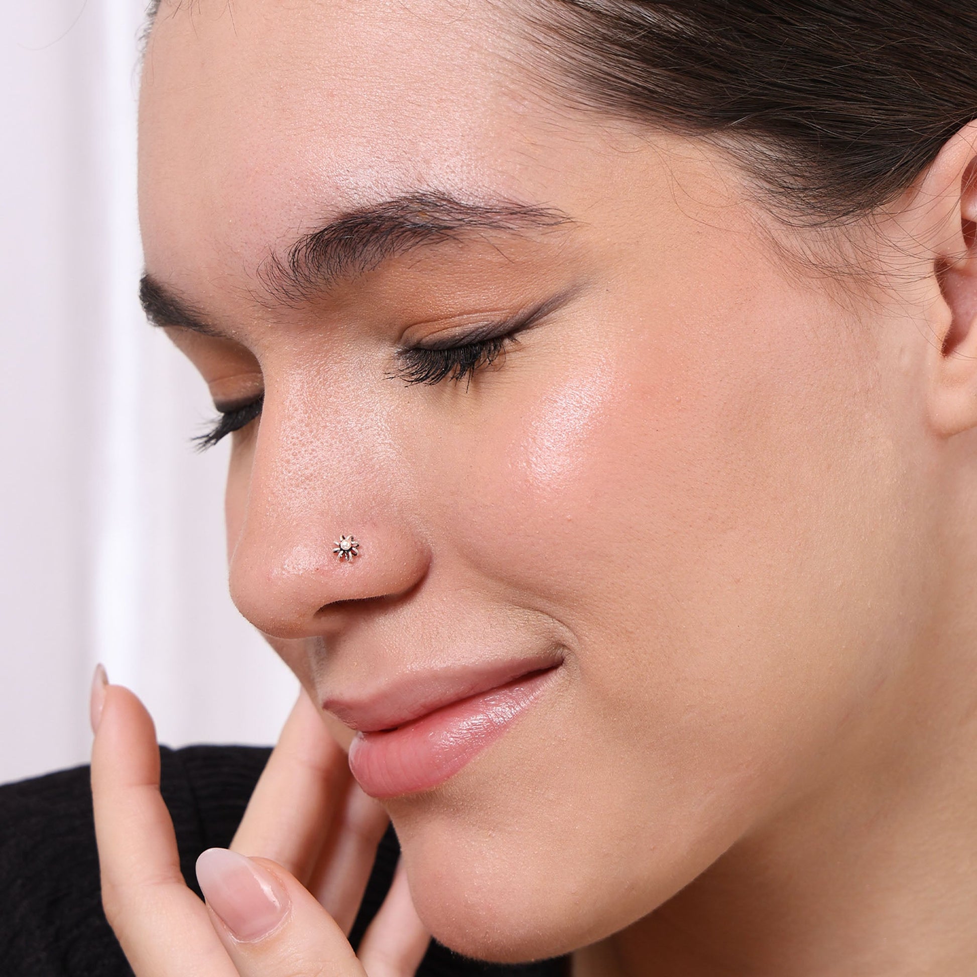 Pearl Floret Nose Pin