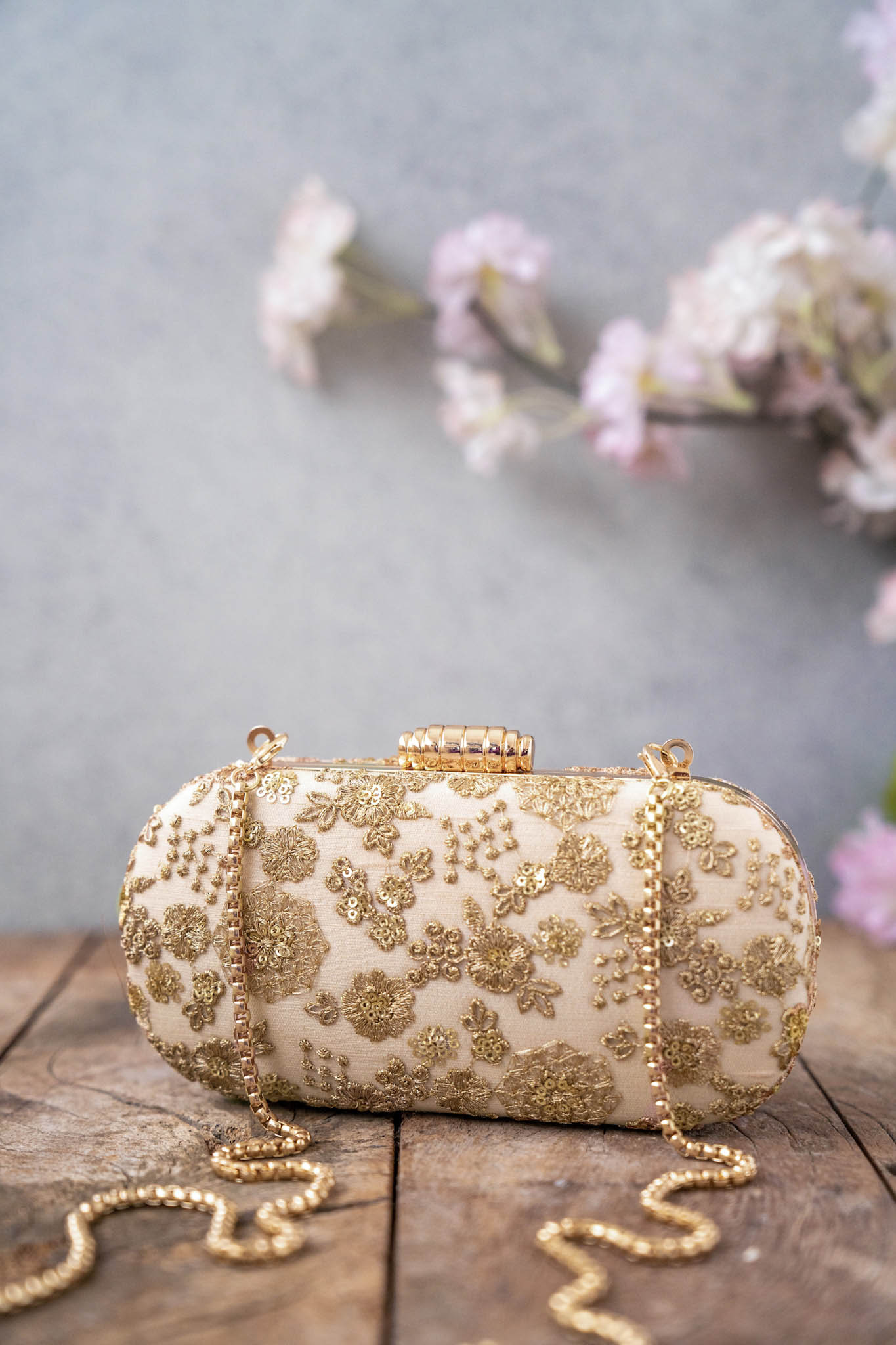 AMYRA - Ada Capsule Clutch