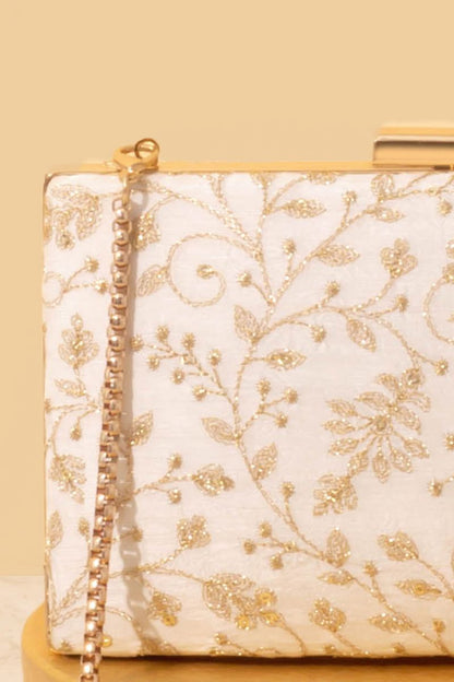 AMYRA - Antari Embroidered Clutch - Off white
