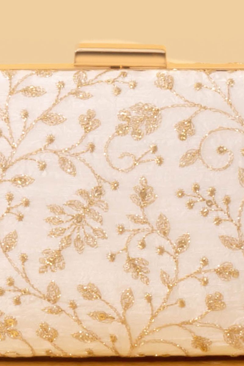 AMYRA - Antari Embroidered Clutch - Off white