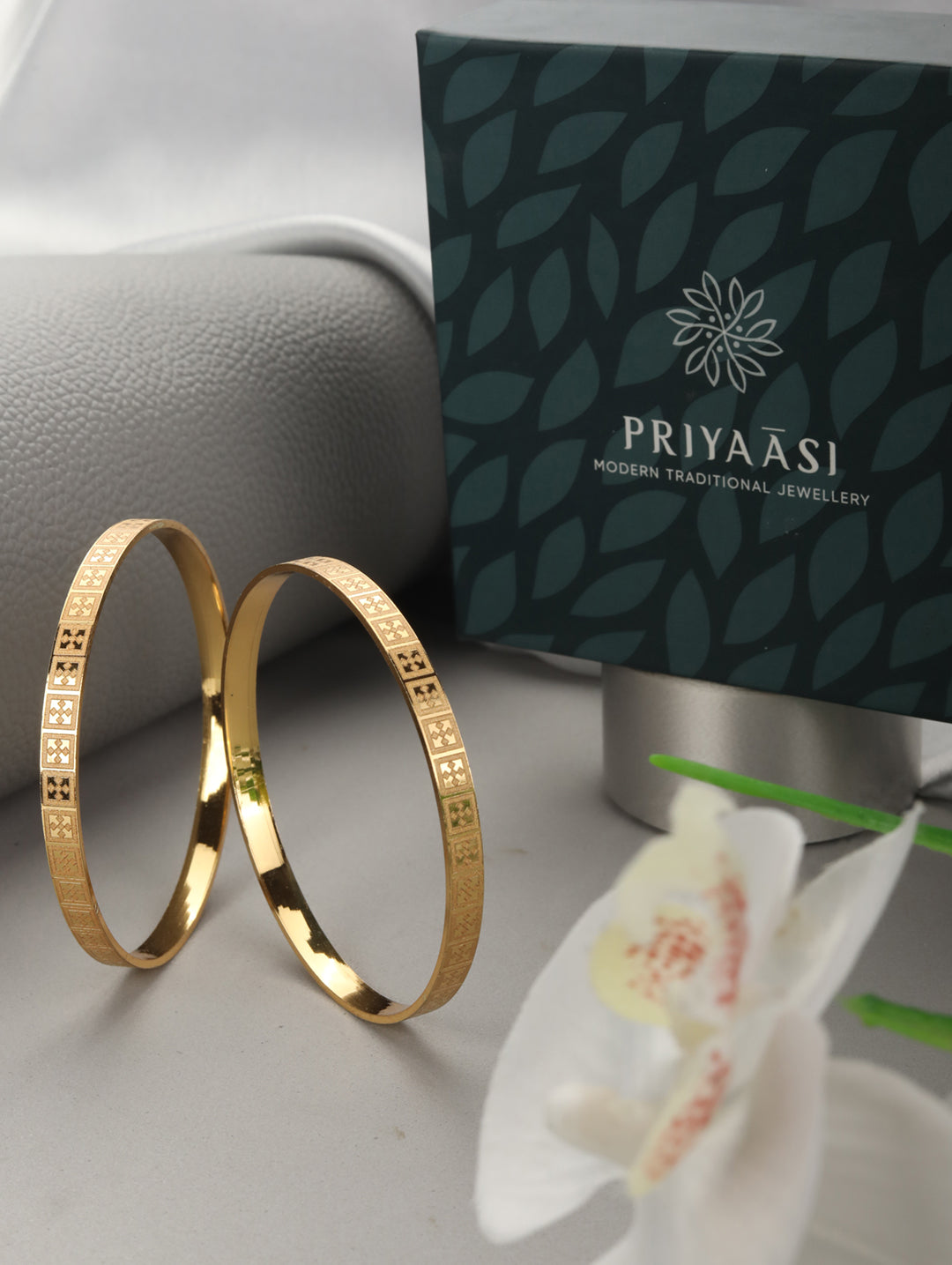 Set of 2 Gold Plated Bangles Set