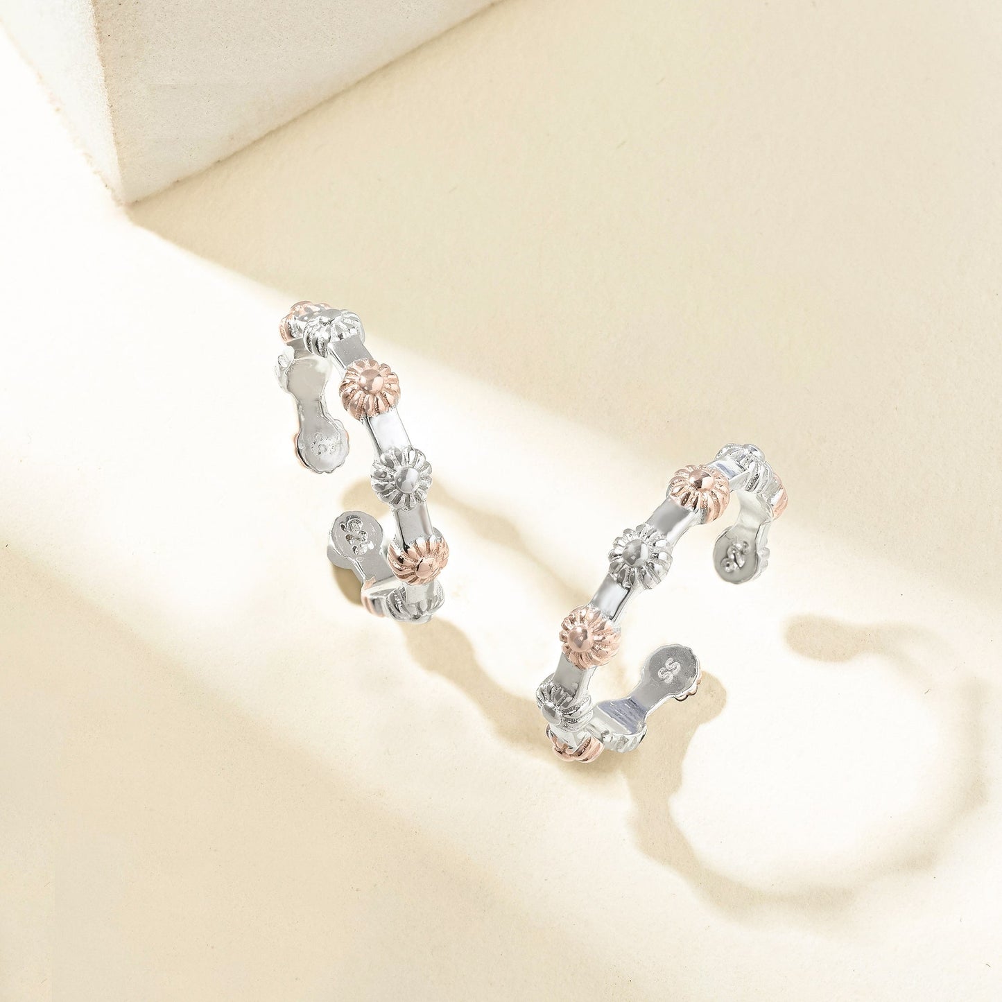 Dual-Tone Floral Toe Ring
