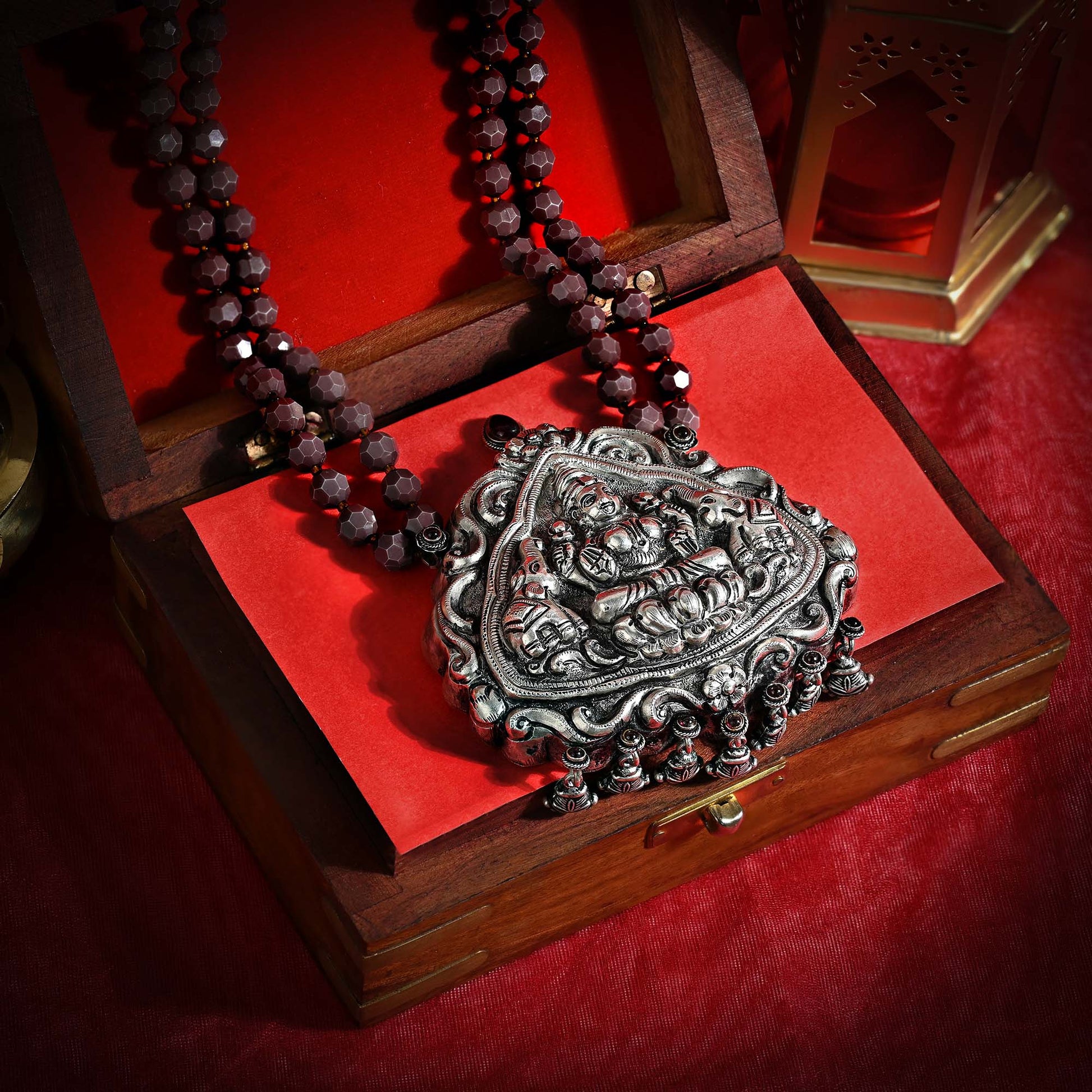 Belladonna Motif Silver Necklace