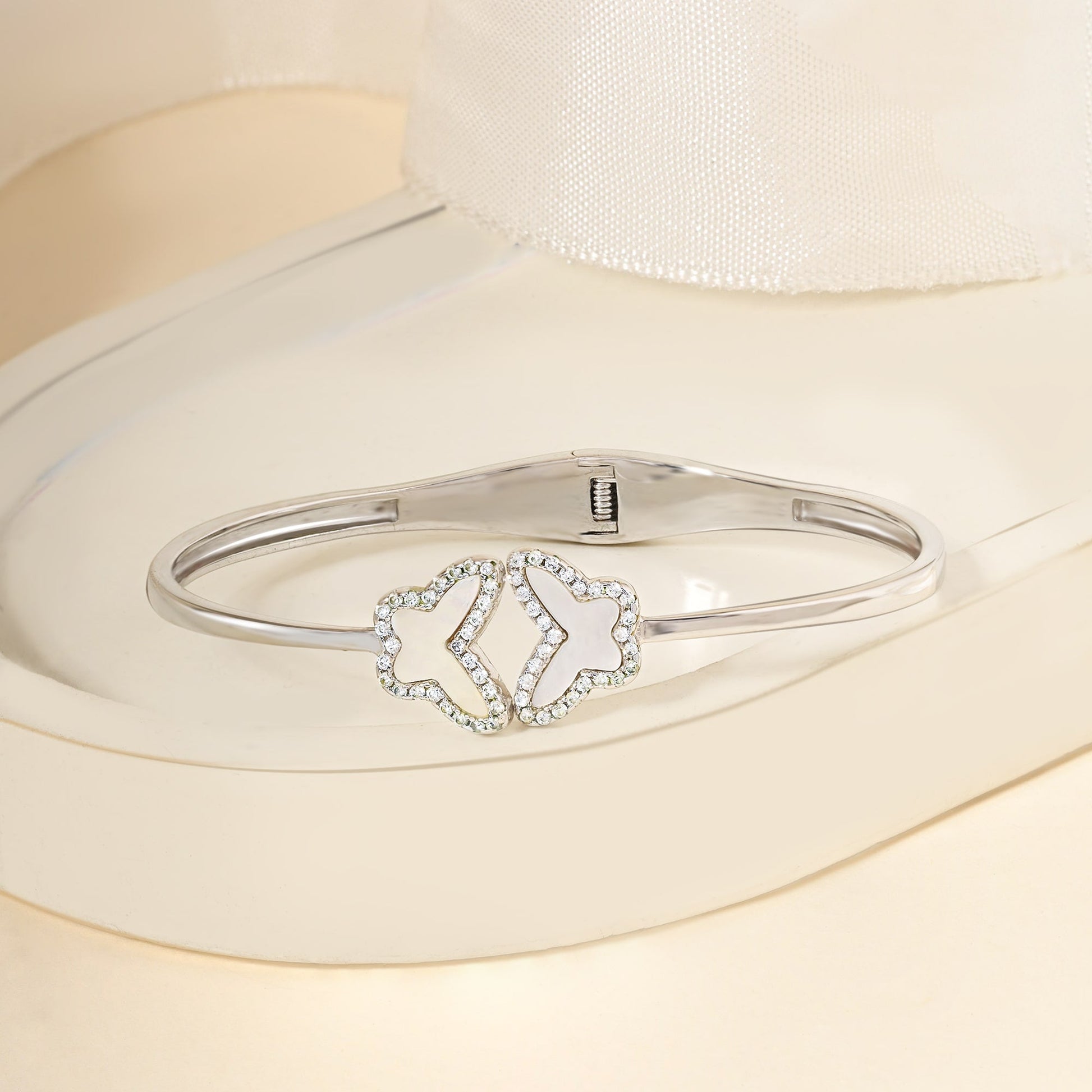 Butterfly Radiant Solitaire Kada