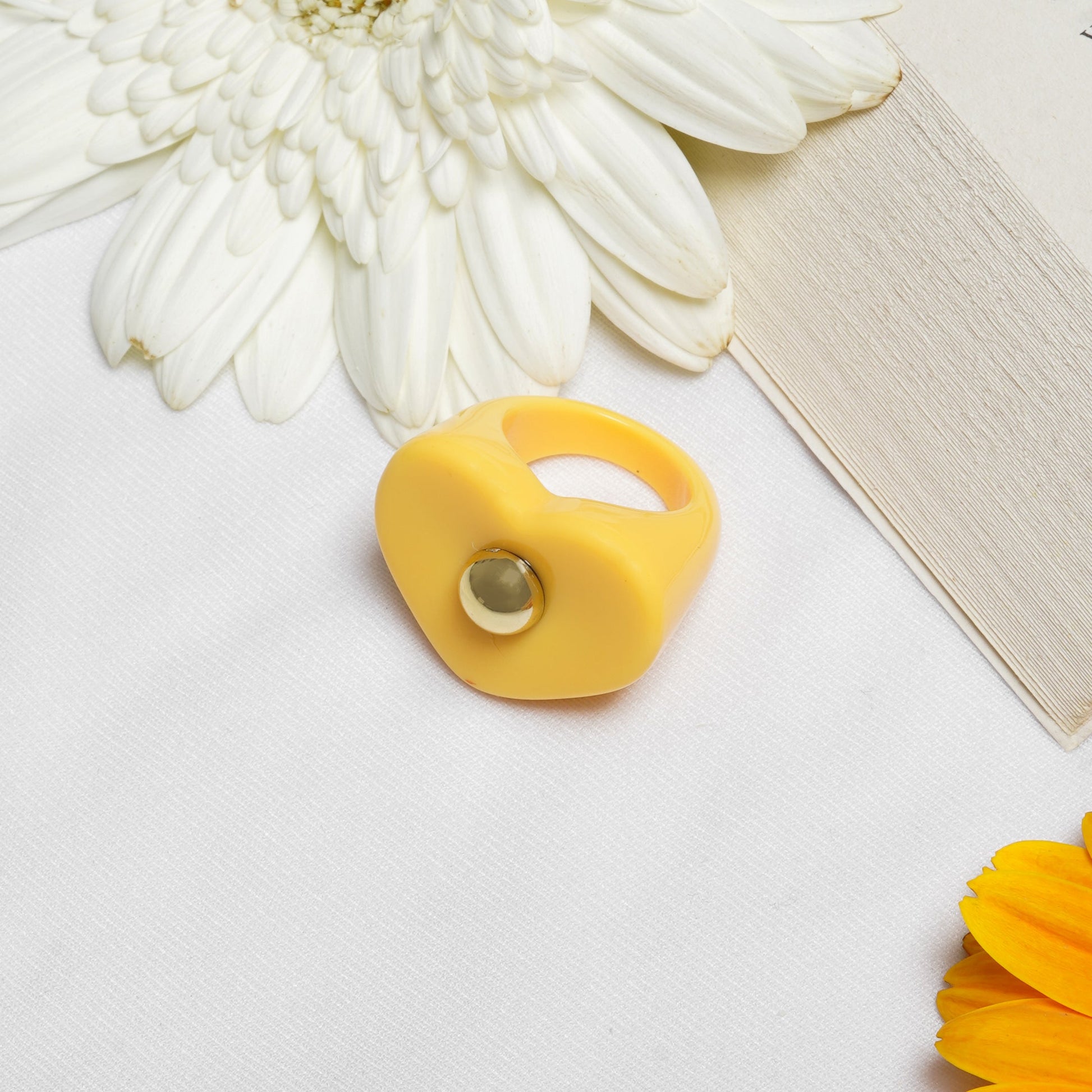 Bewitched Peppa Yellow Heart Signet Ring