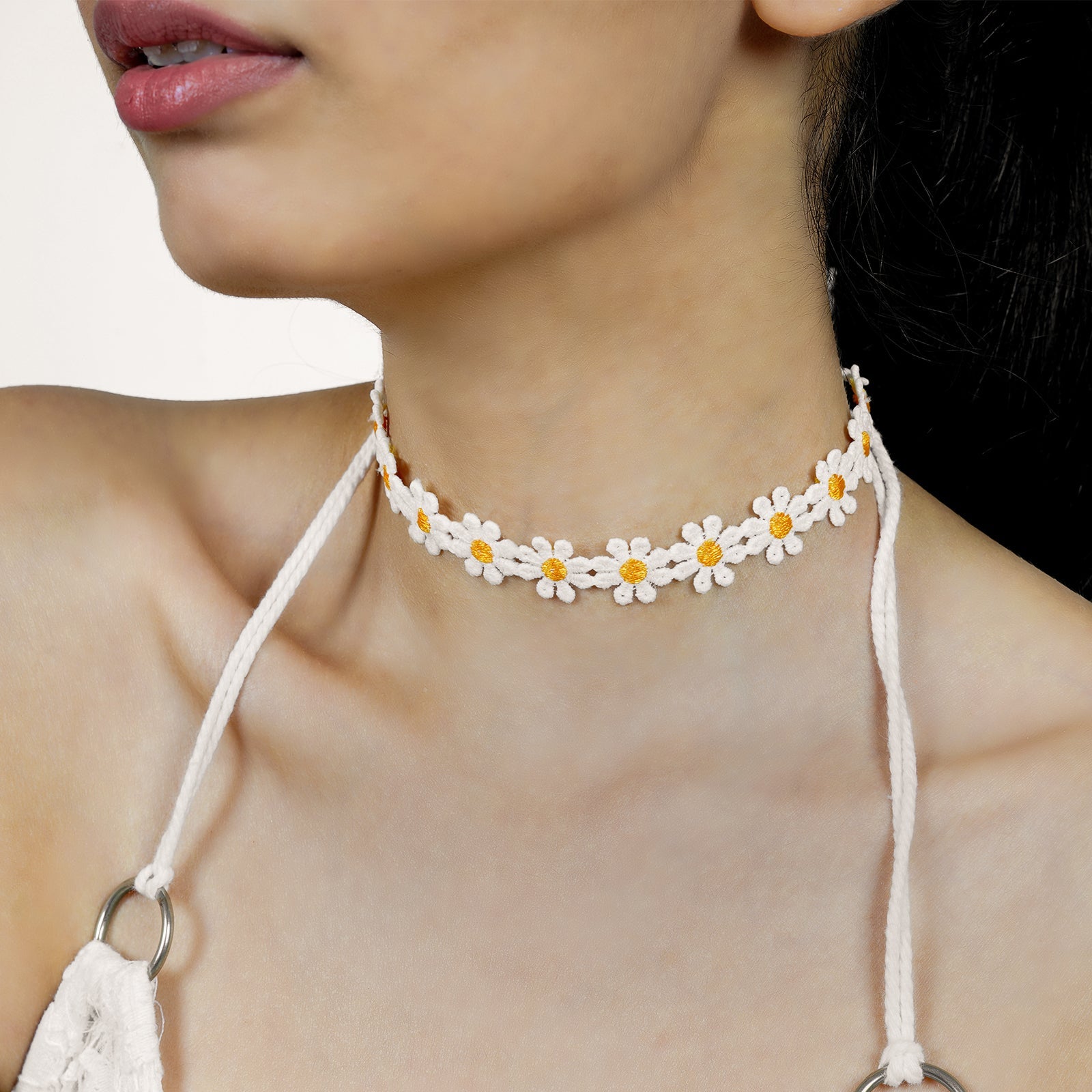 Bewitched Mini Daisy Choker