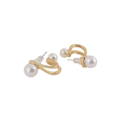 Bewitched Cindy Gold And Pearl Stud Earrings