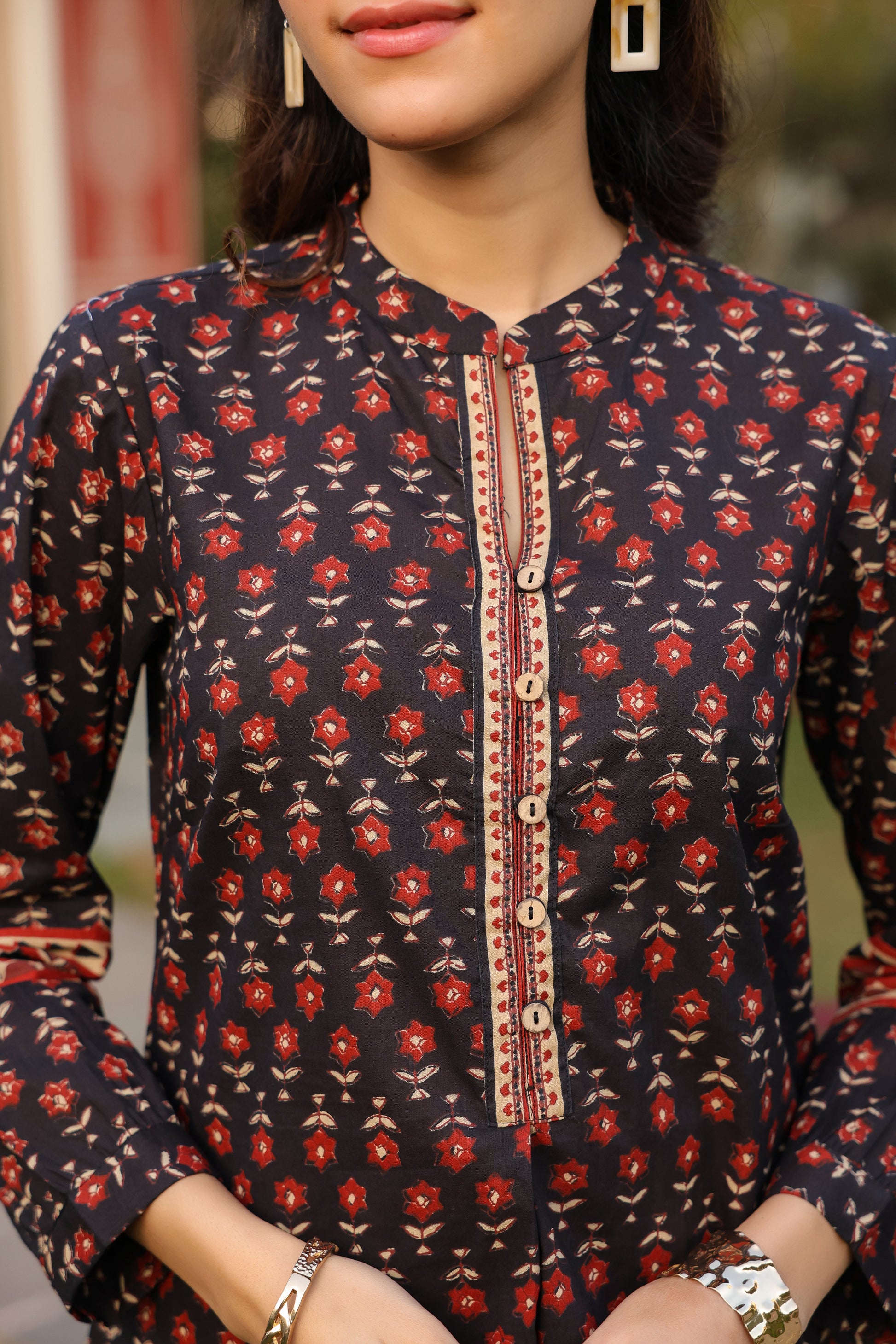 Black casual cotton top for women