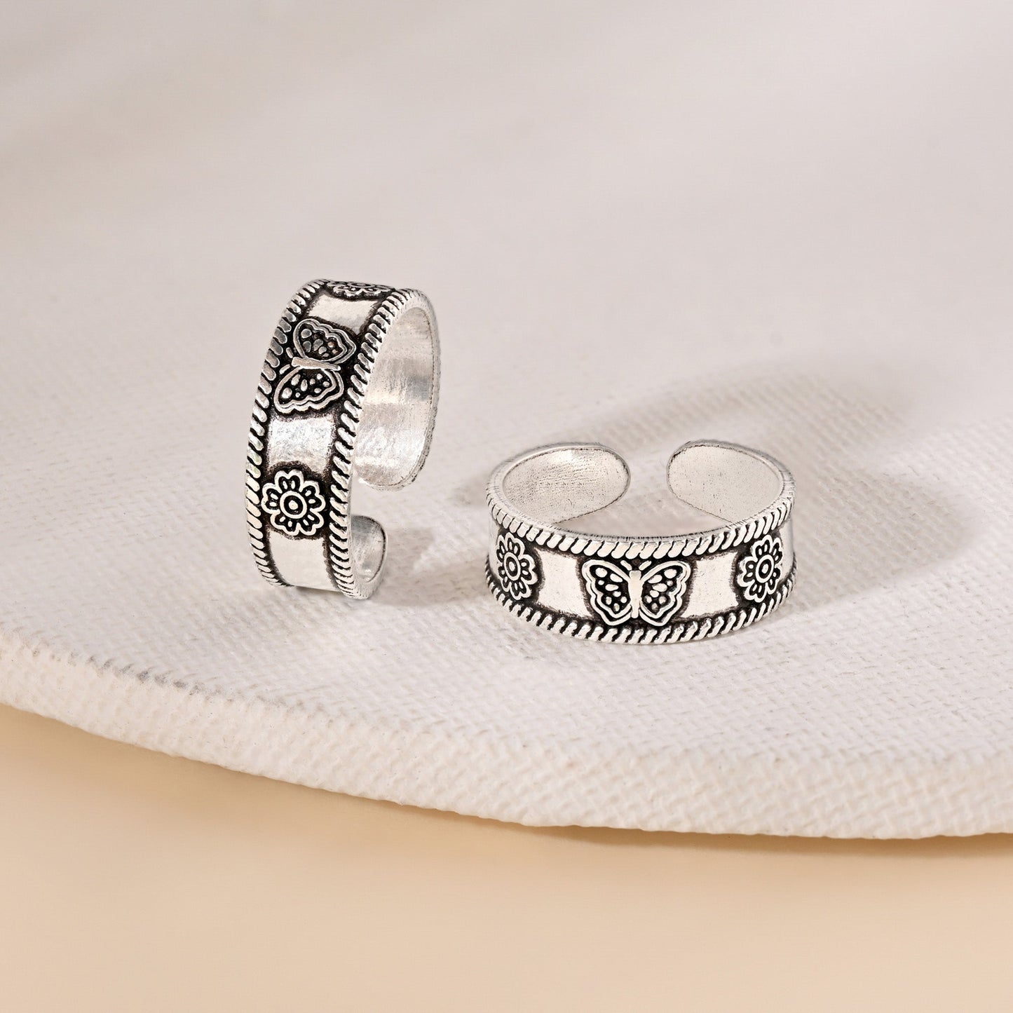 silver toe ring