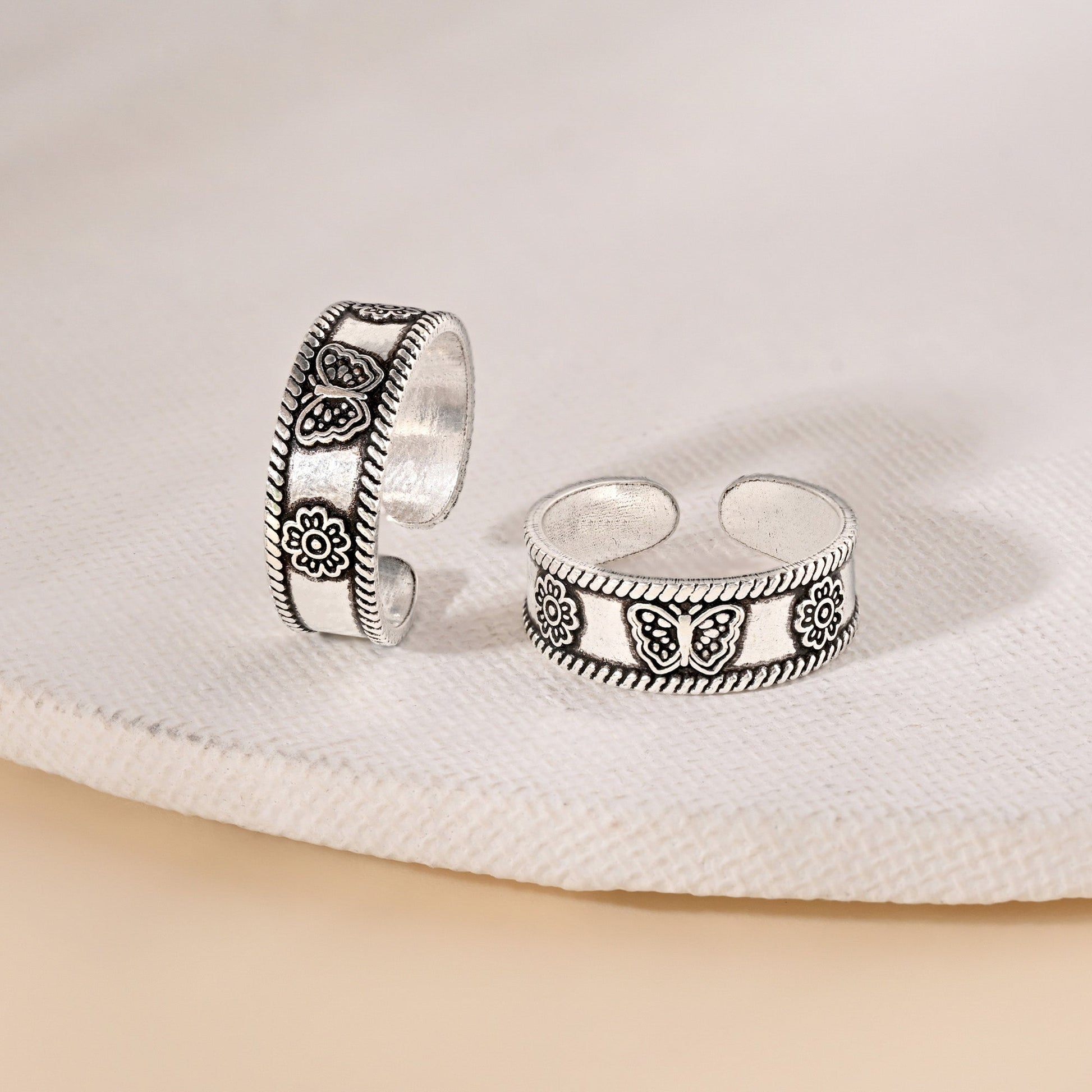silver toe ring