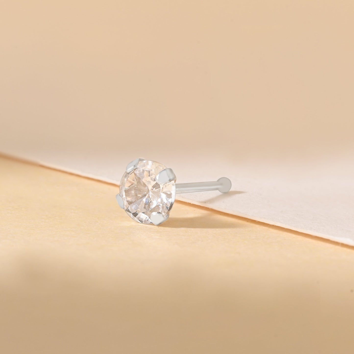 Bold Glint Nose Pin